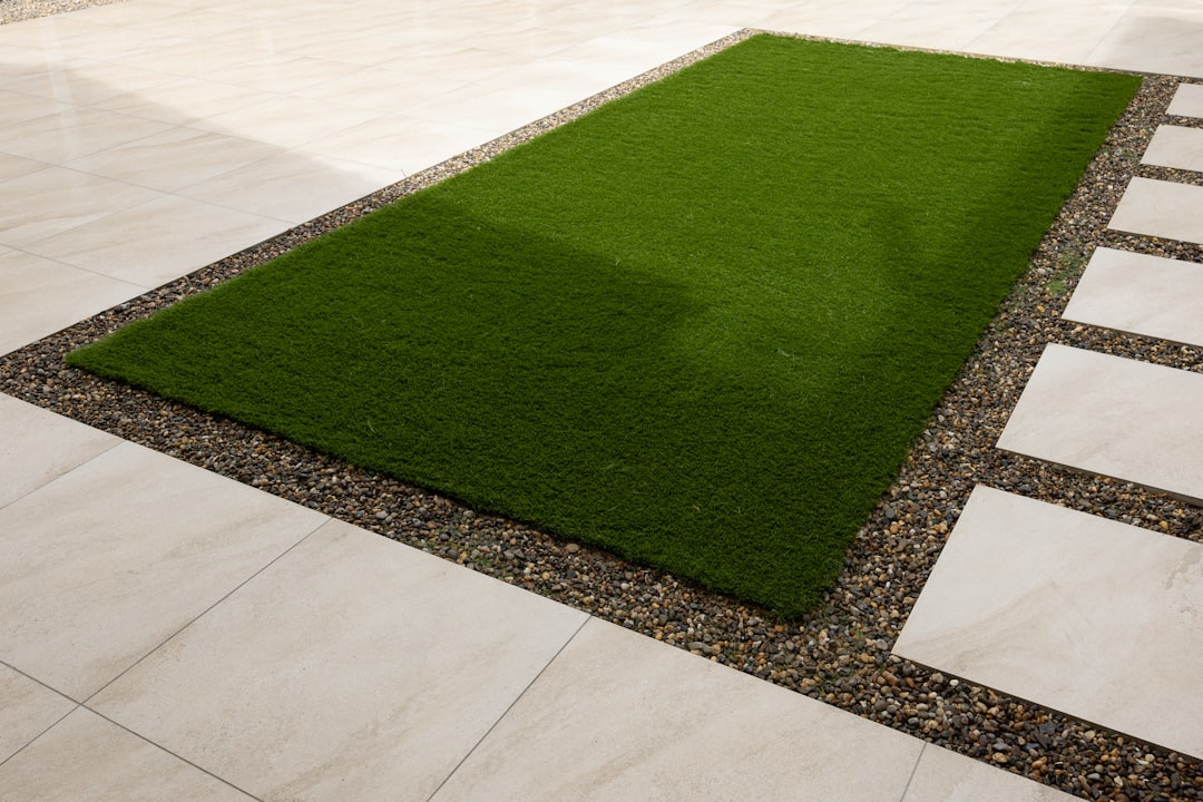 découvrez notre sélection de carreaux d'extérieur, parfaits pour embellir vos espaces extérieurs. résistants, esthétiques et faciles d'entretien, ils apporteront une touche moderne à vos terrasses, jardins et allées. explorez nos designs variés pour trouver le revêtement idéal pour vos projets d'aménagement extérieur.