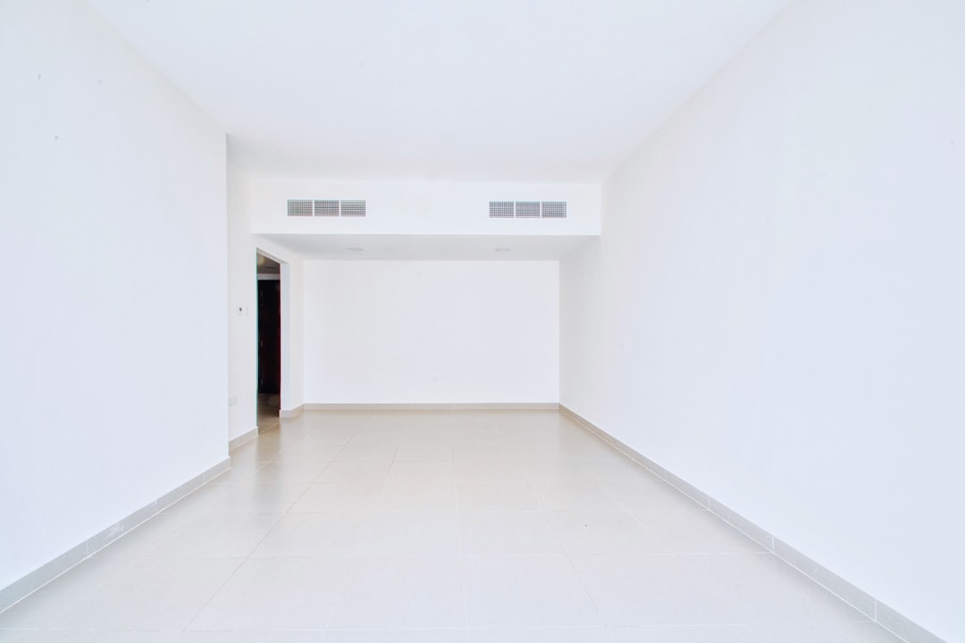 découvrez nos conseils et astuces pour réussir la rénovation de votre appartement : idées d'aménagement, choix des matériaux et inspirations pour transformer votre espace de vie.