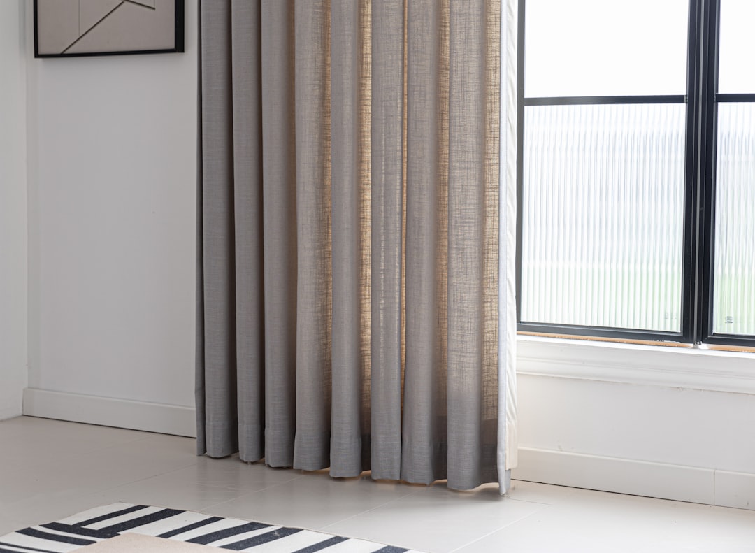 découvrez nos solutions de fenêtres sur mesure adaptées à tous vos besoins : esthétique, performances énergétiques et sécurité. donnez du caractère à votre habitation avec nos custom windows personnalisées et de haute qualité.